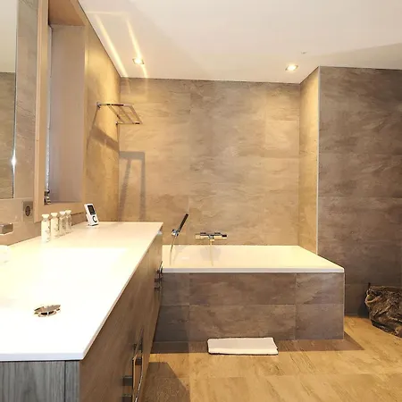 De Luxe A Avec Jacuzzi Et Cheminee - Fr-1-563-30 Шале